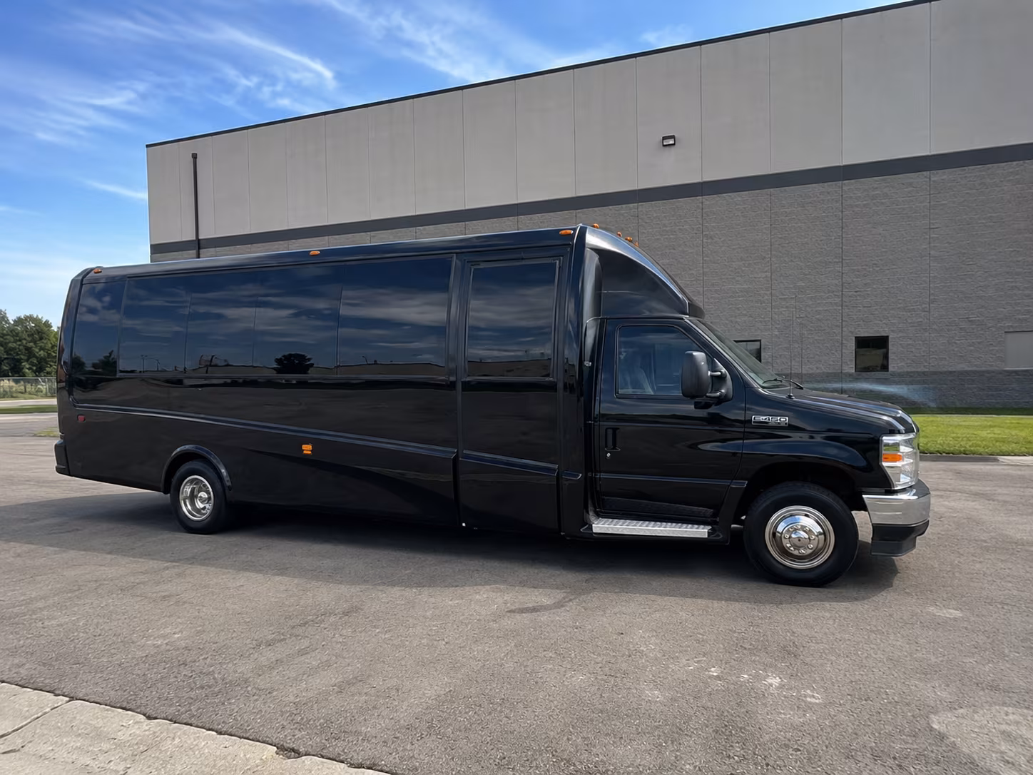 executive retreats and resort shuttles along the orange county coast